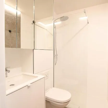 Zwembad Met Frontaal Zeezicht Appartement