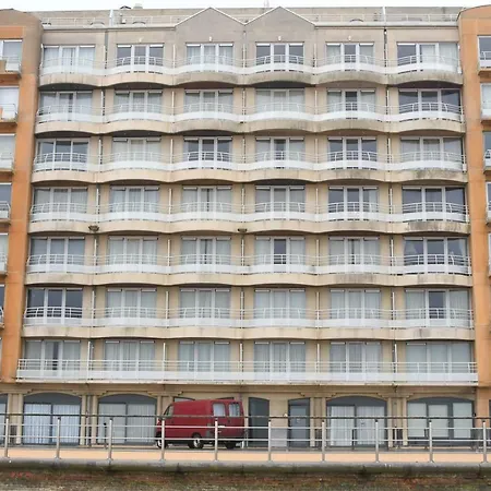 Zwembad Met Frontaal Zeezicht Lägenhet Oostende